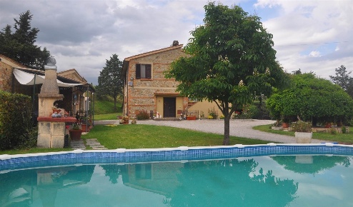 Foto Rustico a Volterra di 705 m² con 10 locali in vendita