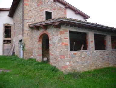 Foto Rustico a Terranuova Bracciolini di 300 m² con 5 locali in vendita