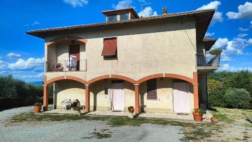 Foto Rustico a Montepulciano di 330 m² con 17 locali in vendita