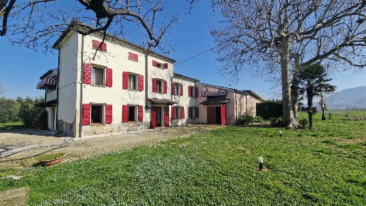 Foto Rustico in Lovolo 51, Rovolon di 476 m² con 7 locali in vendita