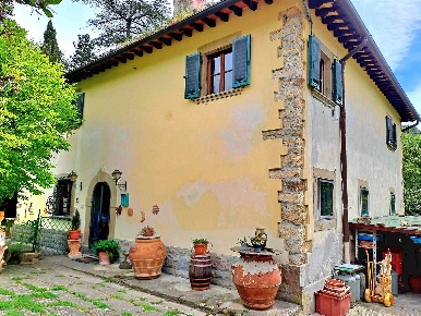 Foto Rustico a Pontassieve di 180 m² con 9 locali in vendita