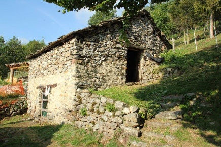 Foto Rustico a Gordona di 90 m² con 3 locali in vendita