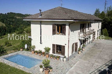 Foto Rustico a Bistagno di 180 m² con 9 locali in vendita