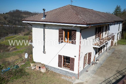 Foto Rustico a Bistagno di 180 m² con 9 locali in vendita