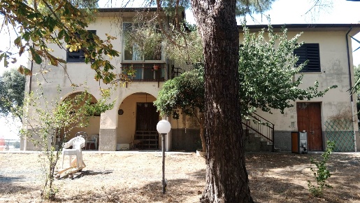 Foto Rustico a Santa Luce di 190 m² con 9 locali in vendita