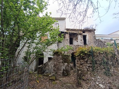 Foto Rustico a Giffoni Valle Piana di 70 m² con 5 locali in vendita