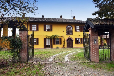 Foto Rustico a Gambolò Centro di 297 m² con 11 locali in vendita