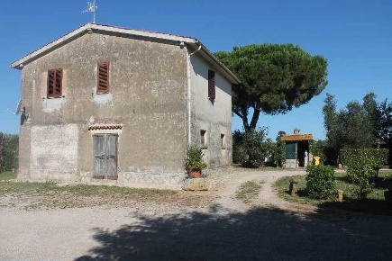 Foto Rustico a Magliano in Toscana di 160 m² con 9 locali in vendita