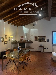 Foto Rustico a Mantova di 200 m² con 6 locali in vendita