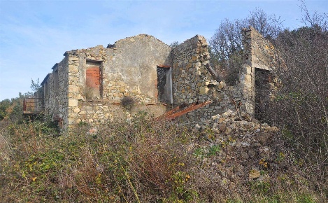 Foto Rustico in Via dei Giardini, Castellina Marittima di 330 m² in vendita