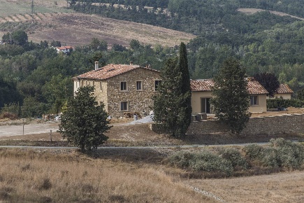 Foto Rustico a Guardistallo di 340 m² con 11 locali in vendita