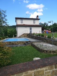 Foto Rustico a Montevarchi Pestello, Ginestra di 180 m² con 5 locali