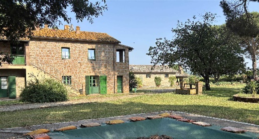 Foto Rustico a Acquapendente di 450 m² con 12 locali in vendita