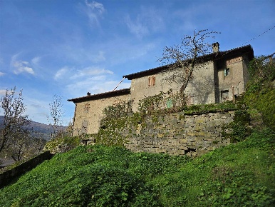 Foto Rustico a Pievepelago di 229 m² con 9 locali in vendita