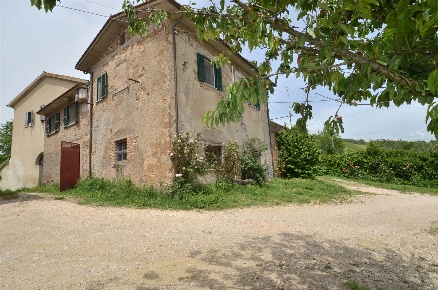 Foto Rustico in via tenutelle snc, Tarano di 184 m² con 6 locali in vendita