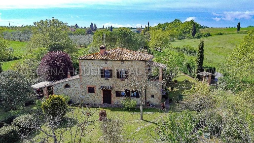 Foto Rustico a Pienza Centro di 260 m² con 8 locali in vendita