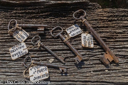 Foto Rustico a Rueglio di 300 m² con 5 locali in vendita
