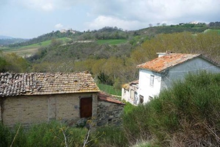 Foto Rustico a San Severino Marche di 200 m² con 6 locali in vendita
