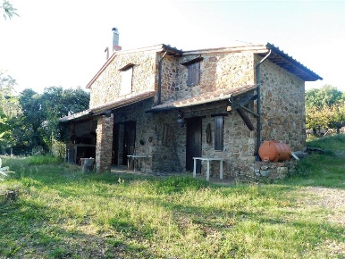 Foto Rustico a Massa Marittima di 180 m² con 8 locali in vendita