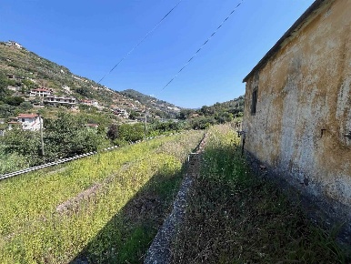 Foto Rustico a San Biagio della Cima di 2040 m² con 2 locali in vendita