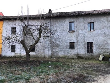 Foto Rustico a Mortara Centro di 450 m² con 8 locali in vendita