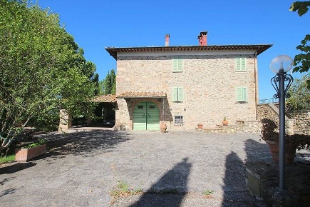 Foto Rustico a Terricciola Centro di 300 m² con 9 locali in vendita