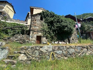 Foto Rustico in Via Stigliano Inferiore, Pont-Saint-Martin di 114 m²
