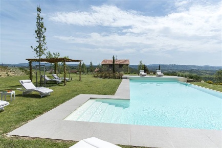 Foto Rustico a Fabro Centro di 320 m² con 16 locali in vendita