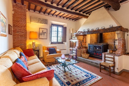 Foto Rustico in via scheggia, Cerreto Guidi di 1000 m² con 20 locali