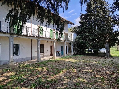 Foto Rustico in Strada Giacotino 1, Bollengo di 291 m² con 10 locali