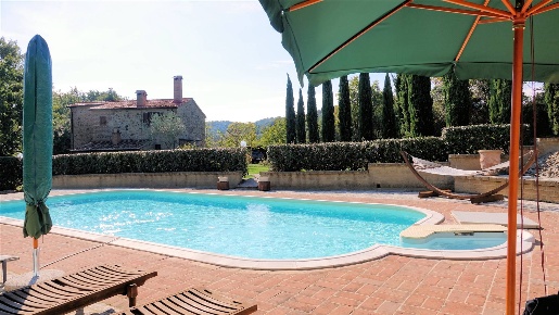 Foto Rustico a Pomarance Serrazzano di 165 m² con 5 locali in vendita