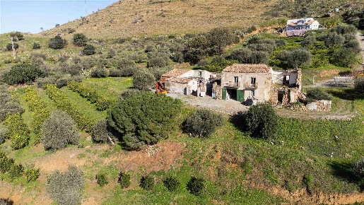 Foto Rustico in Contrada Ciaoli  Snc, Cefalù di 485 m² con 12 locali