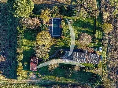 Foto Rustico a Foiano della Chiana Centro di 180 m² con 10 locali