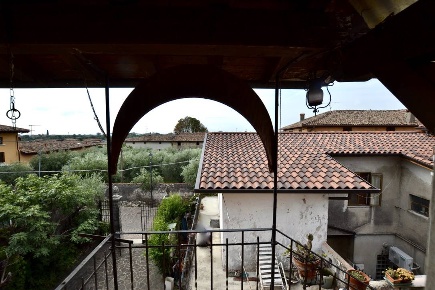 Foto Rustico a Manerba del Garda Solarolo di 600 m² con 11 locali