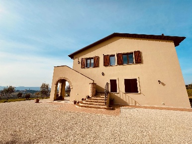 Foto Rustico a Montecastrilli Centro di 356 m² con 12 locali in vendita