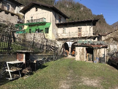 Foto Rustico a Lavenone di 110 m² con 6 locali in vendita