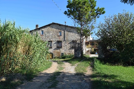 Foto Rustico a Quarrata Casini di 370 m² con 9 locali in vendita