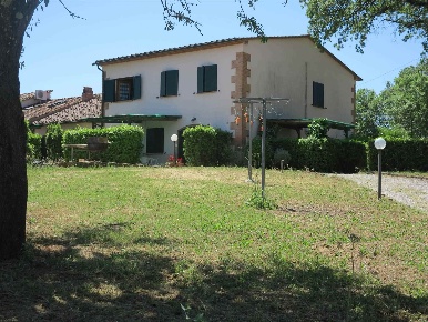 Foto Rustico a Gavorrano Ravi di 300 m² con 11 locali in vendita