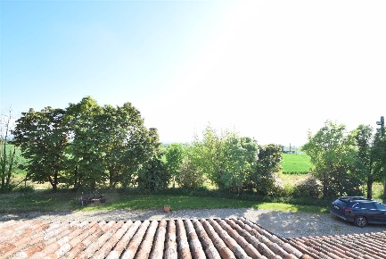 Foto Rustico a San Giorgio Piacentino Centro di 321 m² con 8 locali