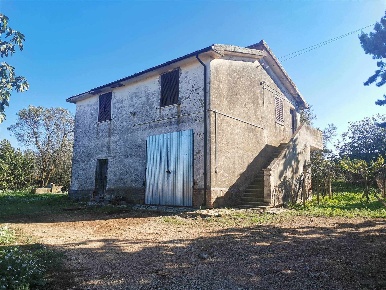 Foto Rustico a Tuscania di 195 m² con 4 locali in vendita