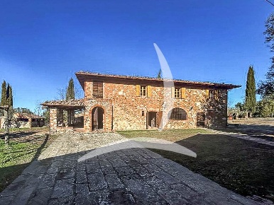 Foto Rustico a Asciano Centro di 731 m² con 12 locali in vendita