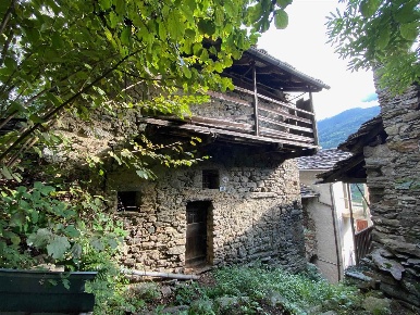 Foto Rustico in Località Che Lieu, Perloz Centro di 163 m² con 3 locali