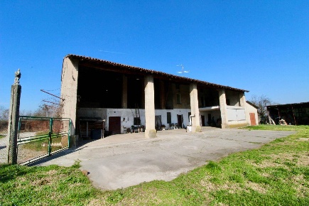 Foto Rustico a Manerbio di 197 m² con 10 locali in vendita