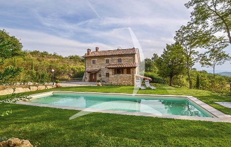 Foto Rustico a Pieve Santo Stefano Centro di 320 m² con 16 locali