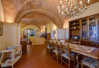 Foto Rustico a Fauglia Centro di 690 m² con 10 locali in vendita
