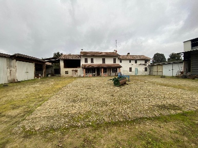 Foto Rustico a Gambolò Garbana di 189 m² con 4 locali in vendita