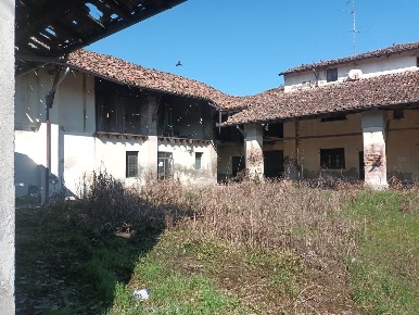 Foto Rustico a Pianengo di 690 m² con 11 locali in vendita