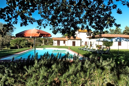 Foto Rustico a Magliano in Toscana Centro di 400 m² con 10 locali