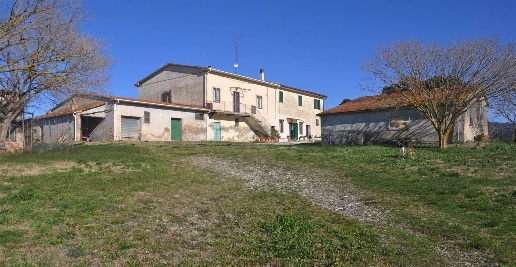 Foto Rustico in Via Poggiberna, Santa Luce di 410 m² con 8 locali
