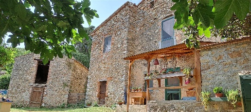 Foto Rustico a Scansano di 247 m² con 9 locali in vendita